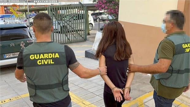 Cárcel para la detenida en el pueblo alicantino de Bigastro por matar a su hijo de dos años y maltratar a su mellizo