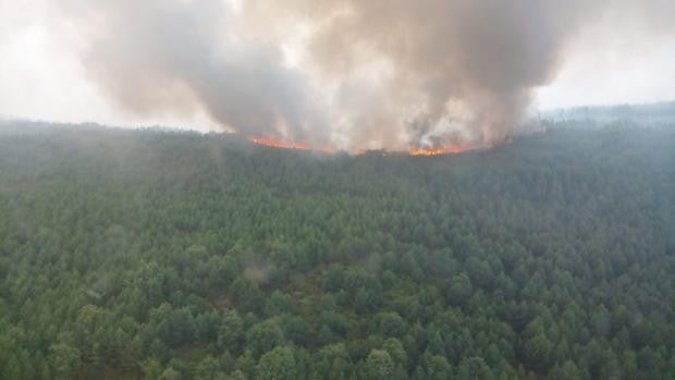 El incendio de la Sierra de la Culebra no frena y ya es el peor del último decenio