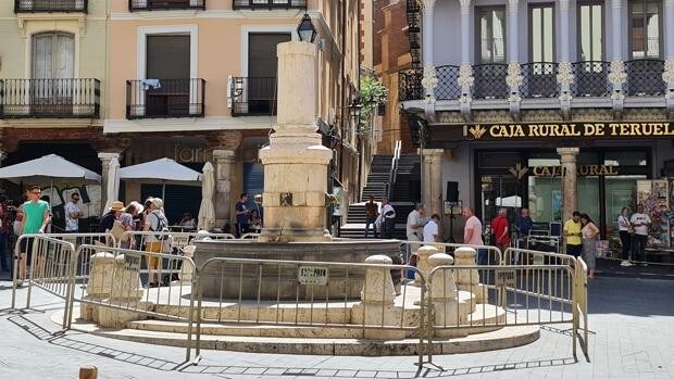 La emblemática Fuente del Torico de Teruel se derrumba