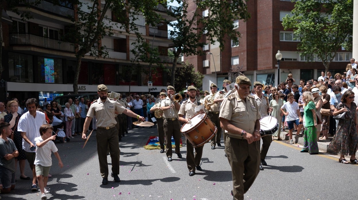 La banda del Ejército durante la procesión del Corpus en Barcelona