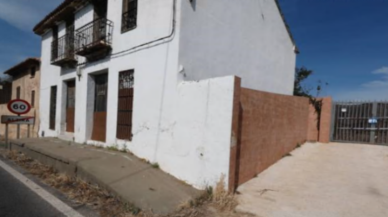 Vivienda en la que se halló el cadáver de la mujer muerta a cuchilladas