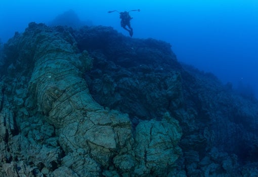 Estudio de las fajanas del volcán bajo el mar