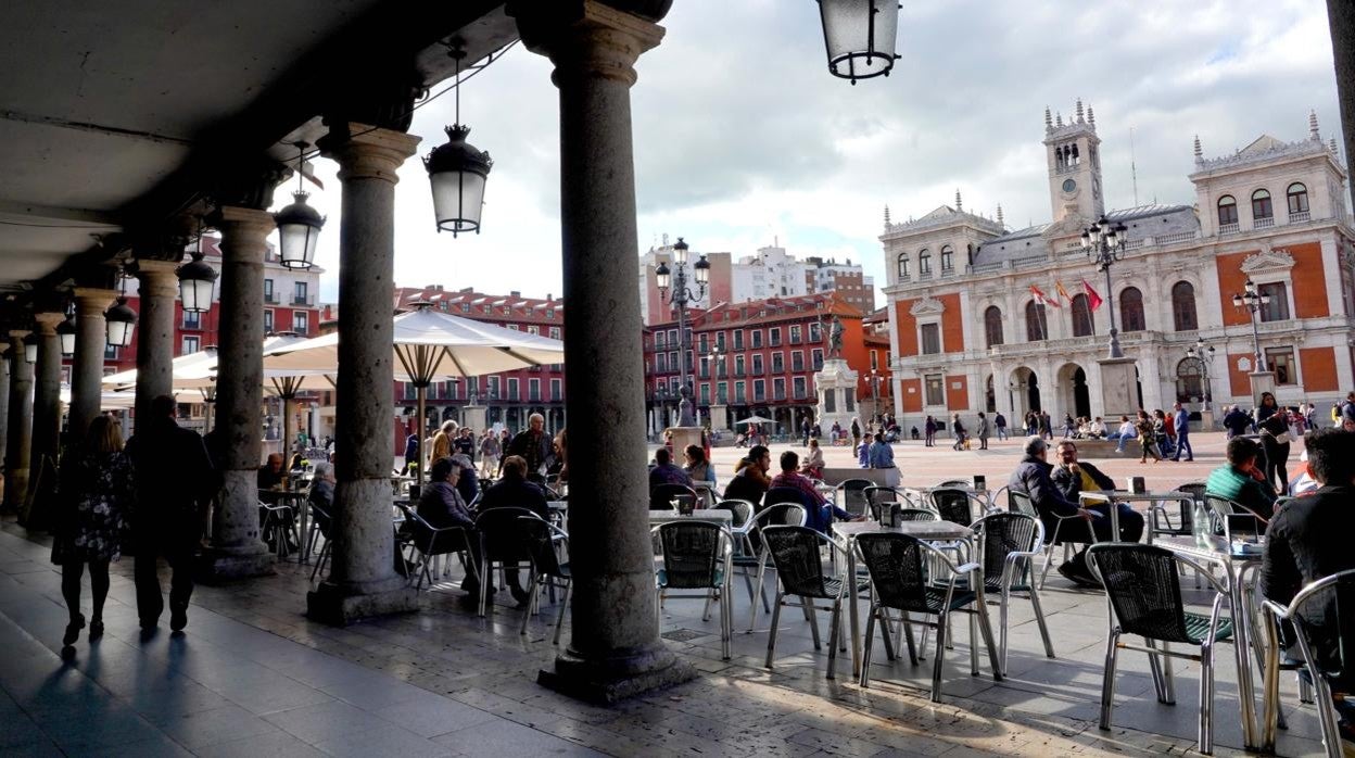 La llegada de personas a Castilla y León sigue al alza, pero no compensa la pérdida de población