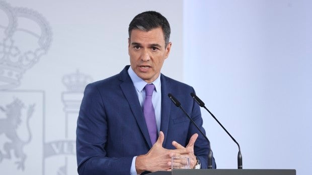 Pedro Sánchez: «Mi Gobierno es golpeado por los poderes económicos y sus terminales mediáticas»