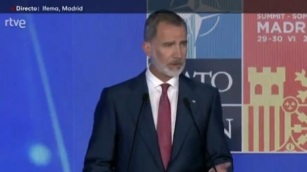 Felipe VI, en la cumbre de la OTAN: «Europa ha permanecido unida frente a la intolerable agresión de Rusia»