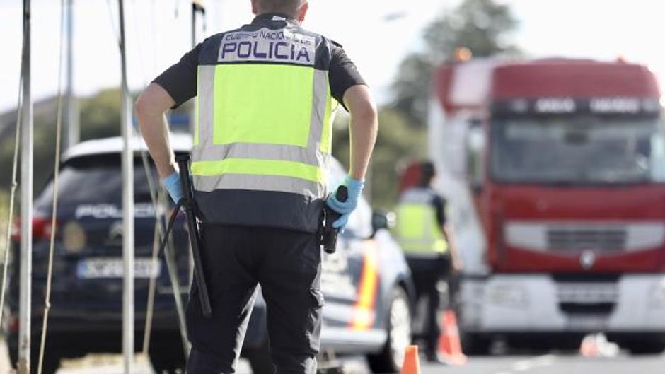 La Policía controla los centros de reunión de grupos antisistema y sus redes sociales ante la protesta de mañana