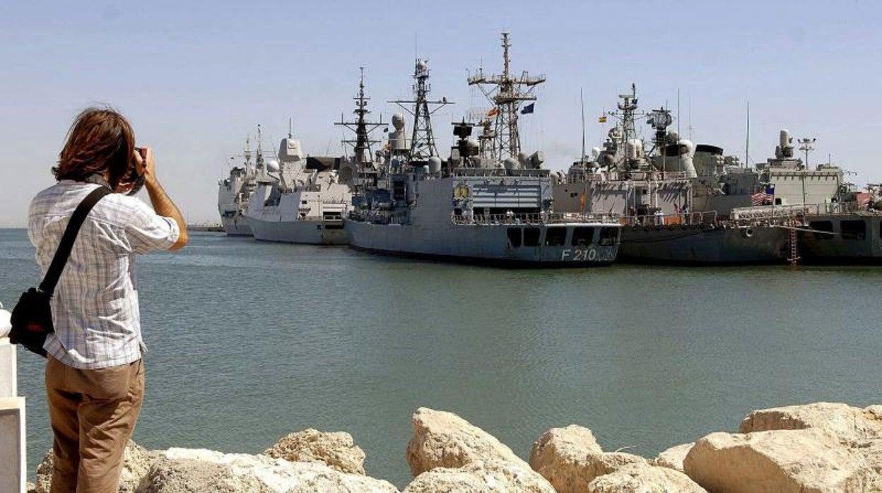 Barcos atracados en Rota