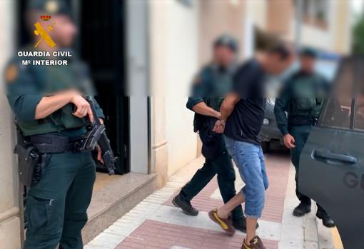 Imagen de la detención de uno de los miembros de la 'Mocromafia'