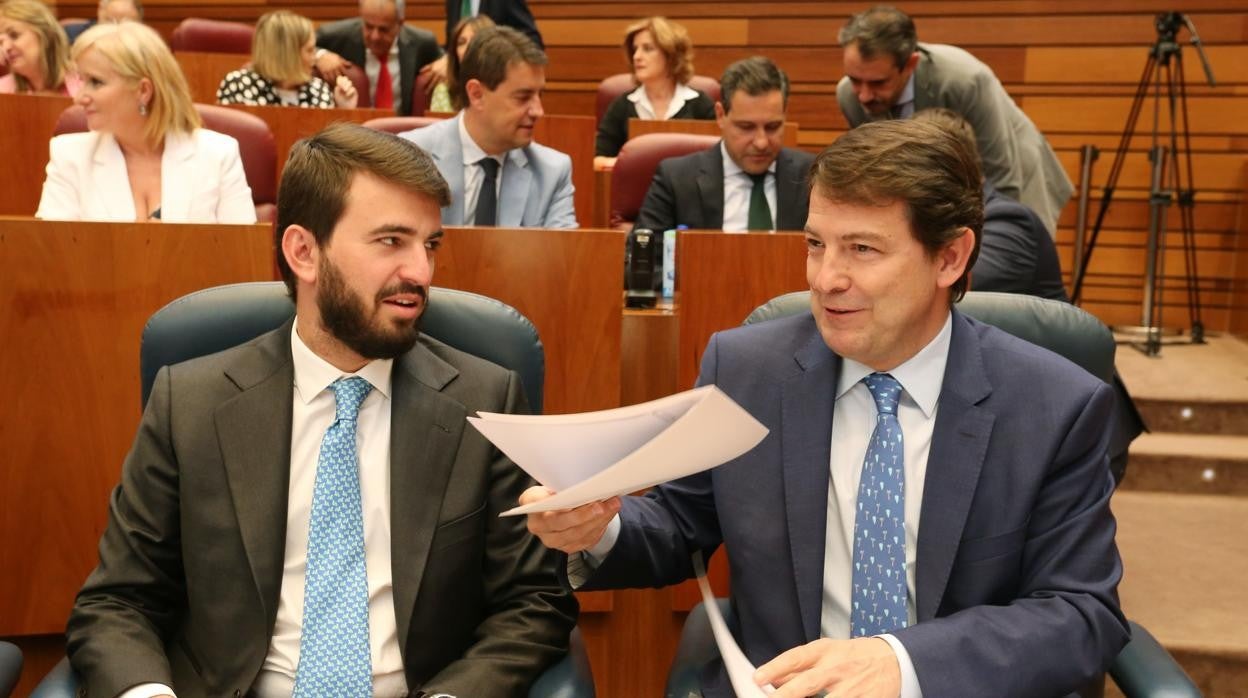 Gallardo y Mañueco, durante un reciente pleno