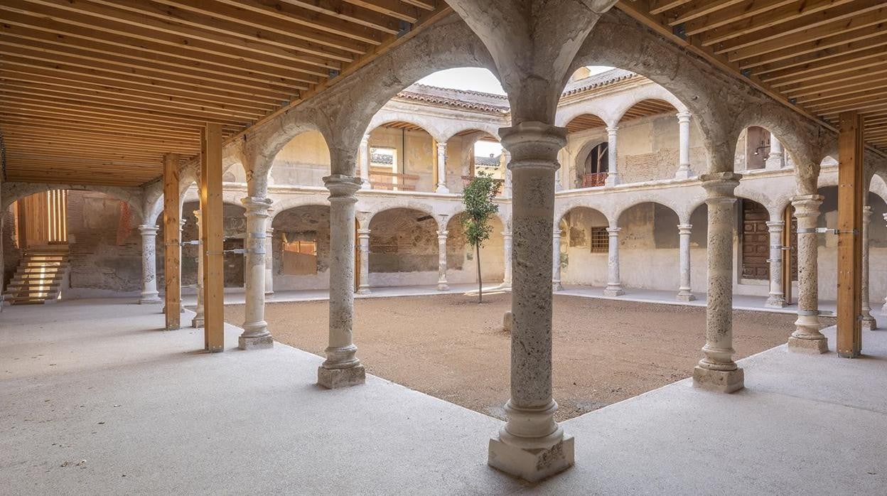 Claustro del Hospital de la Santísma Trinidad