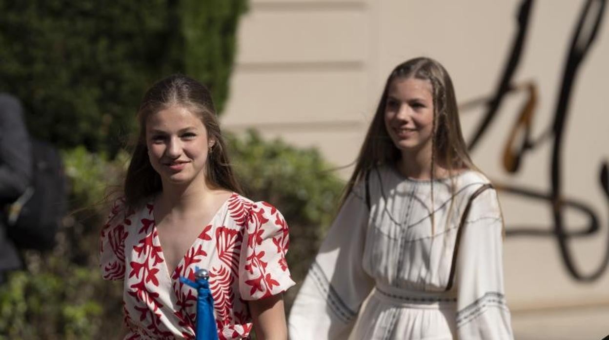 Las infantas Leonor y Sofía, en Figueras