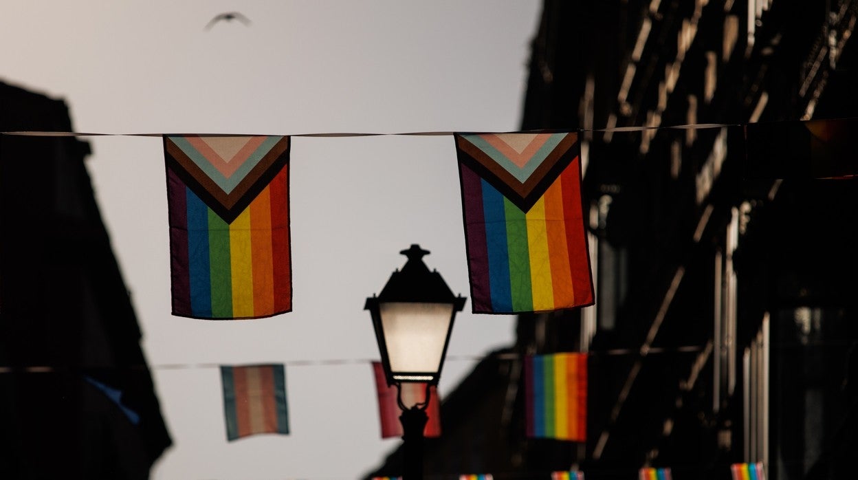 Banderas LGBT en el barrio de Chueca