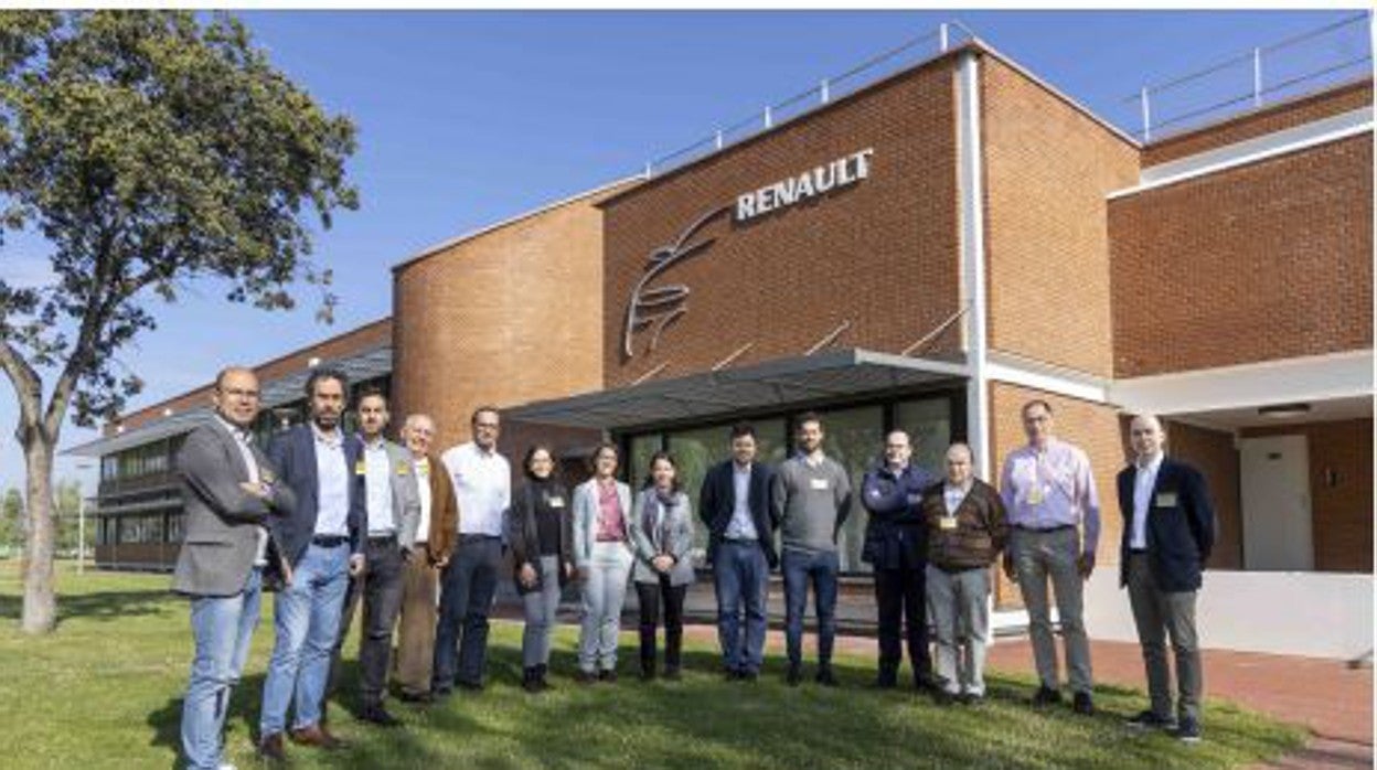 Renault trabaja en un prototipo de vehículo autónomo para el entorno industrial en la Factoría de Palencia