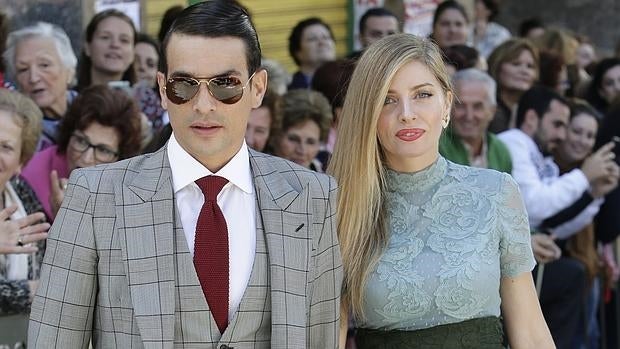 La pareja en la boda el pasado 6 de noviembre de Eva y Cayetano, en Mairena de Alcor