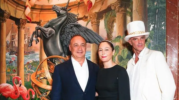 Alan Faena, a la derecha, con su esposa Ximena y el multimillonario ruso Len Blavatnik
