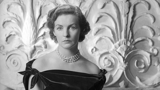 La duquesa de Devonshire posando para su amigo Cecil Beaton