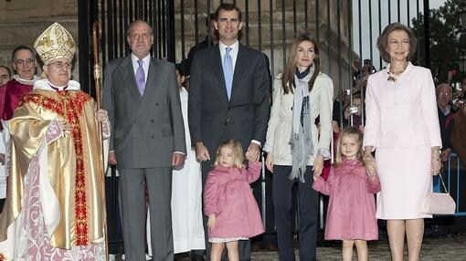 La Familia Real en la tradicional misa en 2010