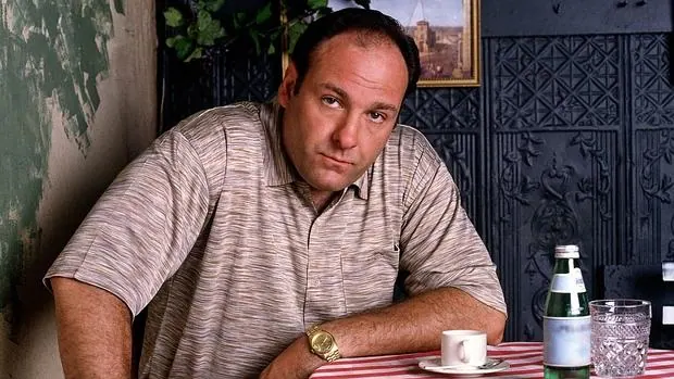 El popular Tony Soprano en la ficción con un reloj similar al que le fue robado