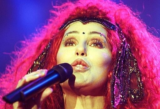 Cher cumple 70 años: La metamorfosis de la estrella a lo largo de su carrera