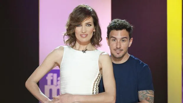 Nieves Álvarez y Víctor Blanco en el programa «Flash Moda»