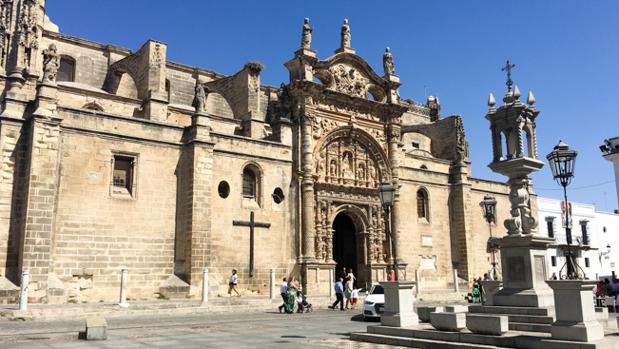 Un paseo por el centro de El Puerto: la cara bonita de la decadencia