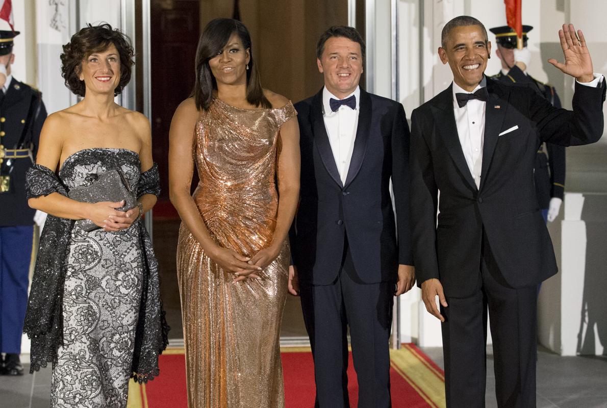 Barack Obama y su esposa, Michelle, reciben al primer ministro italiano, Matteo Renzi, y a su esposa, Agnese Landini