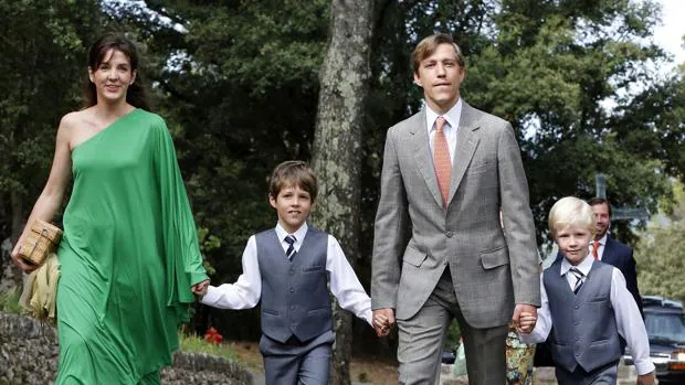El príncipe Luis y Tessy Antony junto a sus dos hijos