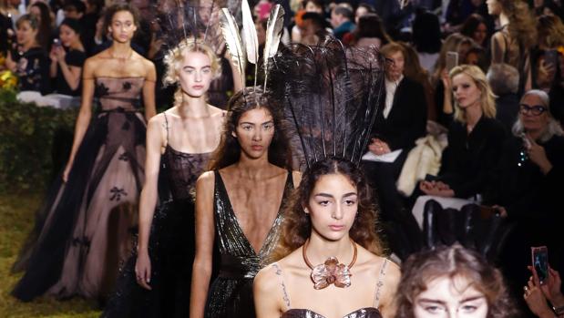 Desfile de Dior en la semana de la Alta Costura de París