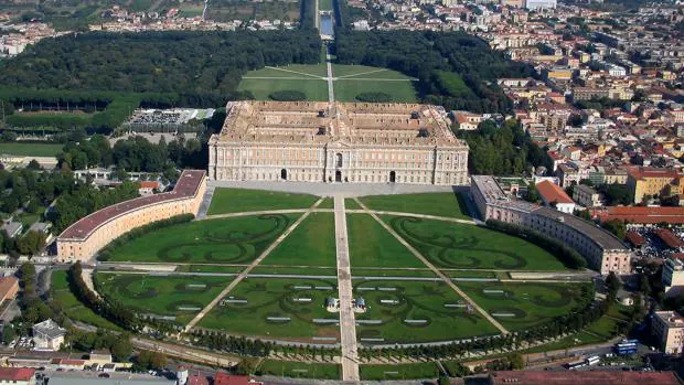 El guardián revolucionario del Palacio de los Borbones en Italia