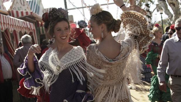 Vídeo: Cómo poner el mantoncillo según la forma de tu traje de flamenca