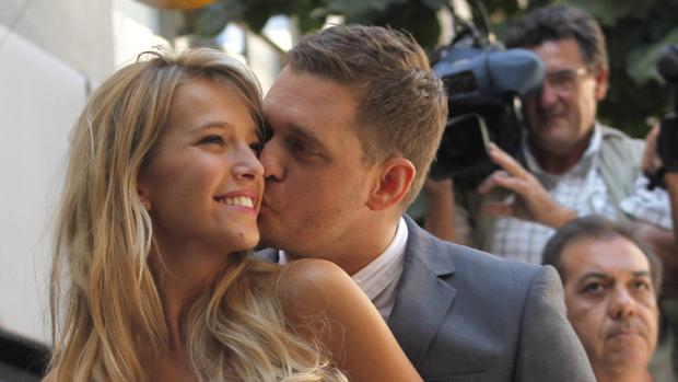 Michael Bublé y su esposa, Luisana Lopilato (imagen de archivo)