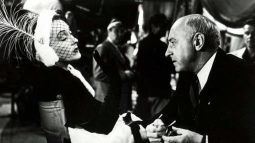 Gloria Swanson y Cecil B. DeMille en el rodaje de «El crepúsculo de los dioses»