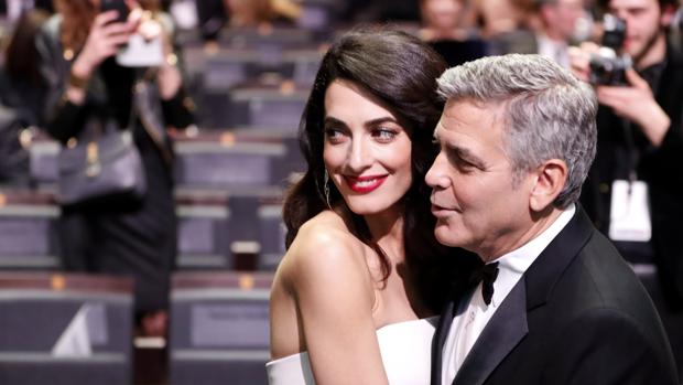 Amal y George Clooney criarán a sus bebés en Inglaterra