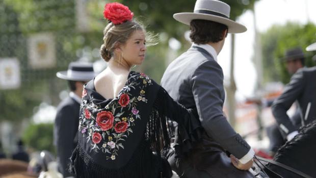 La flamenca recupera el mantón de Manila