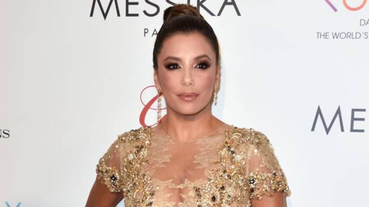 Eva Longoria da un discurso de graduación en el que anima a ser solidarios y luchar por una sociedad justa