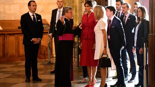 Melania Trump durante su visita a la Catedral de Notre Dame