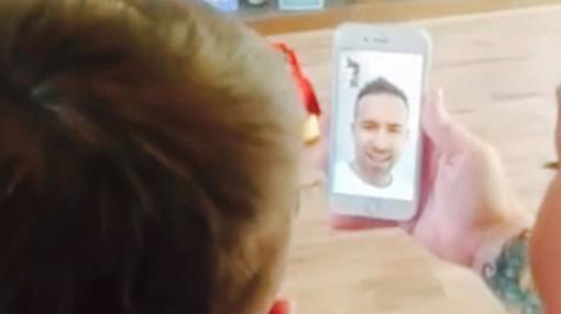 Ryan Reynolds hablando por «FaceTime» con Daniel Downing