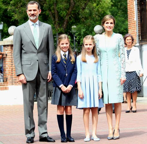 Los Reyes con sus hijas en la Primera Comunicón de la Infanta Sofía