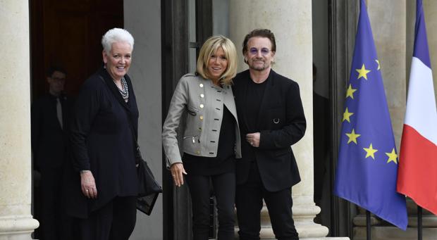 Encuentro entre Bono de U2 y los Macron