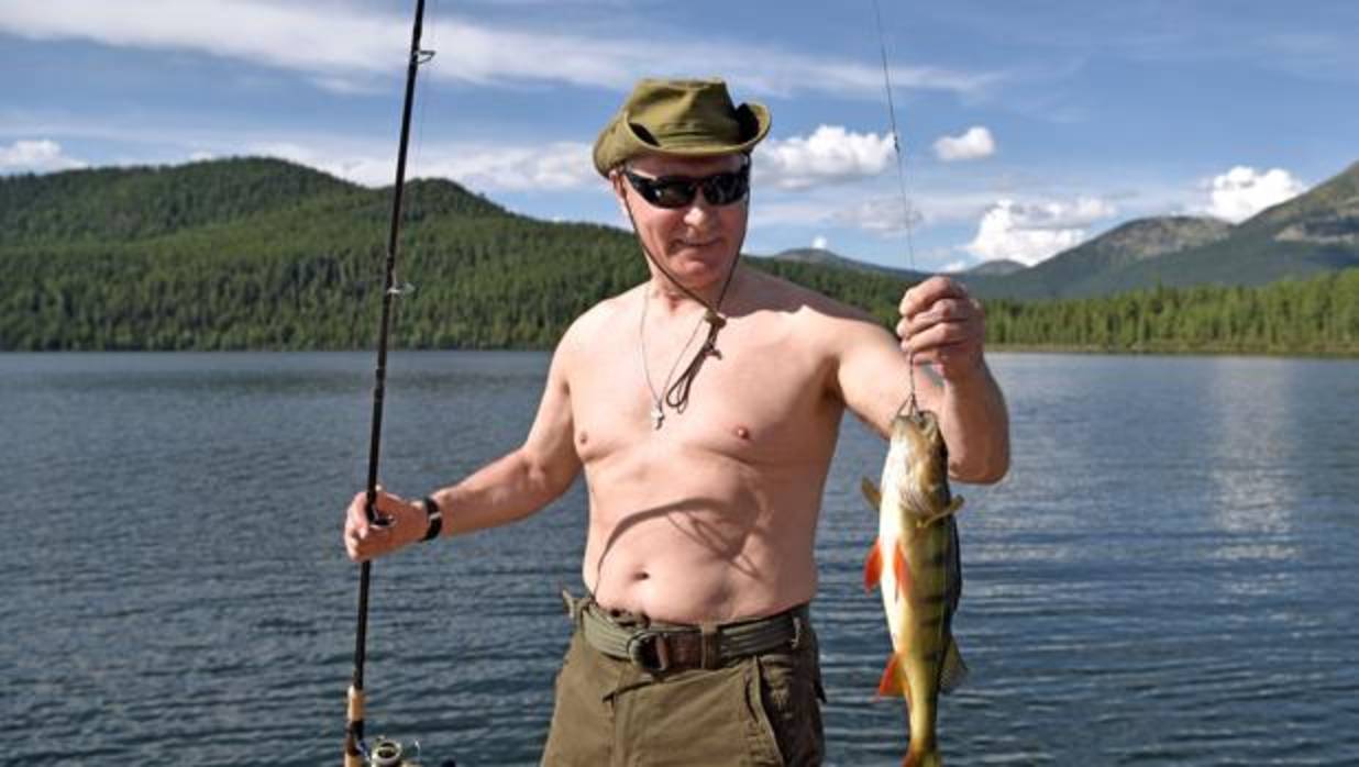 Vladimir Putin presume orgulloso de su lucio