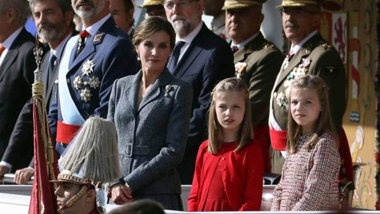 La Reína Letizia, con sus hijas, la Princesa Leonor y la Infanta Sofía