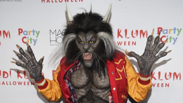 Heidi Klum se corona como la reina de Halloween