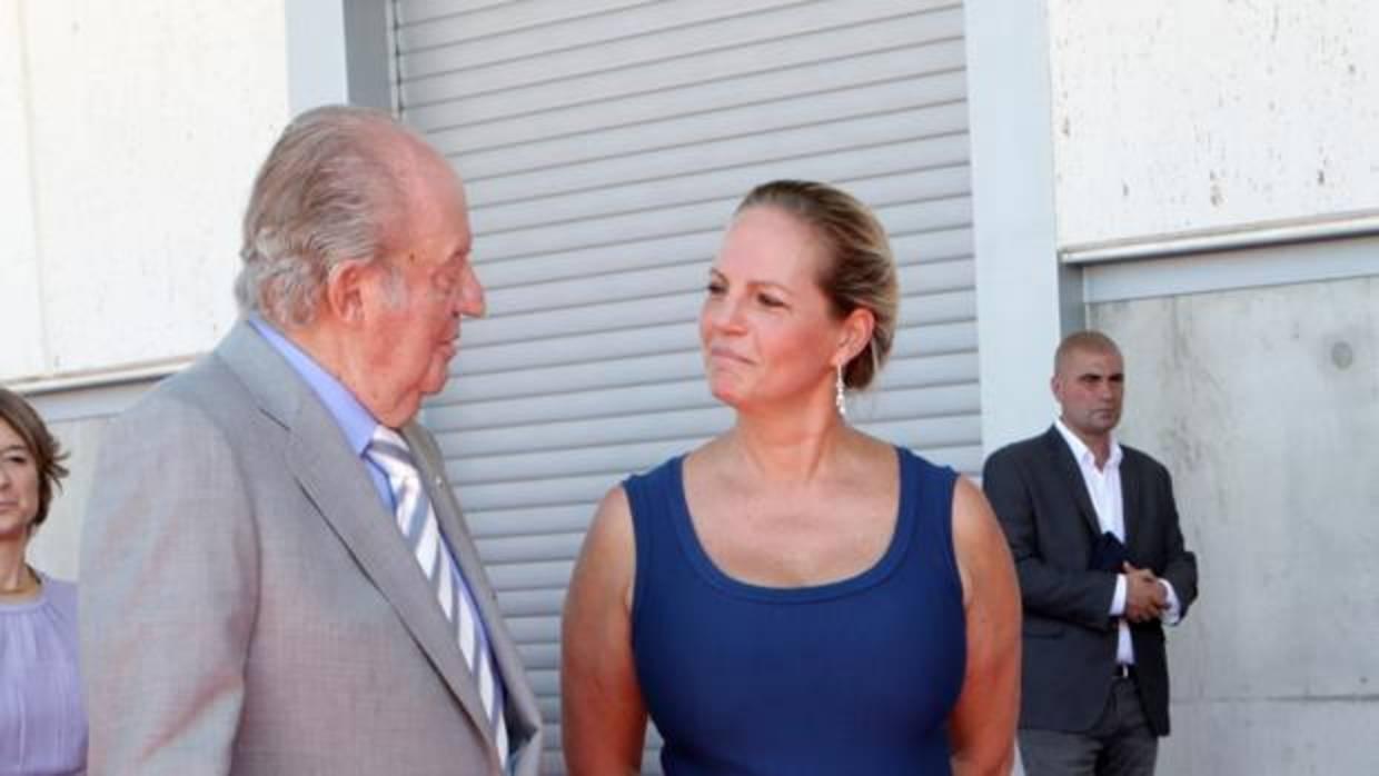 La inauguración de la bodega Macán, en Álava, el pasado junio, reunió a Ariane de Rothschild con el Rey Juan Carlos