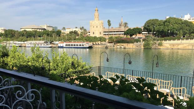 Restaurante Río Grande: «Con vistas a Sevilla, y al Lejano Oriente»