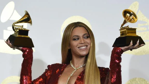 El padre de Beyoncé cree que el éxito de su hija se debe a su color de piel