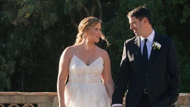 Amy Schumer anuncia en Instagram su boda sorpresa con Chris Fischer