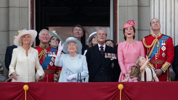 Se desvela el misterio: esta es la rutina de la Reina Isabel II (o por qué todos madrugan en Buckhingam)