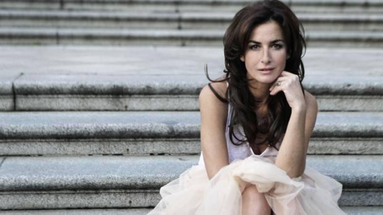 La actriz Belén López se pasa a la música con el nombre «La encantaora»