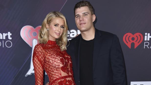 Chris Zylka, prometido de Paris Hilton: «Es la mujer más inteligente que conozco»