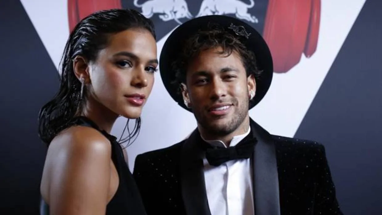 Suenan campanas de boda para Neymar y Bruna Marquezine